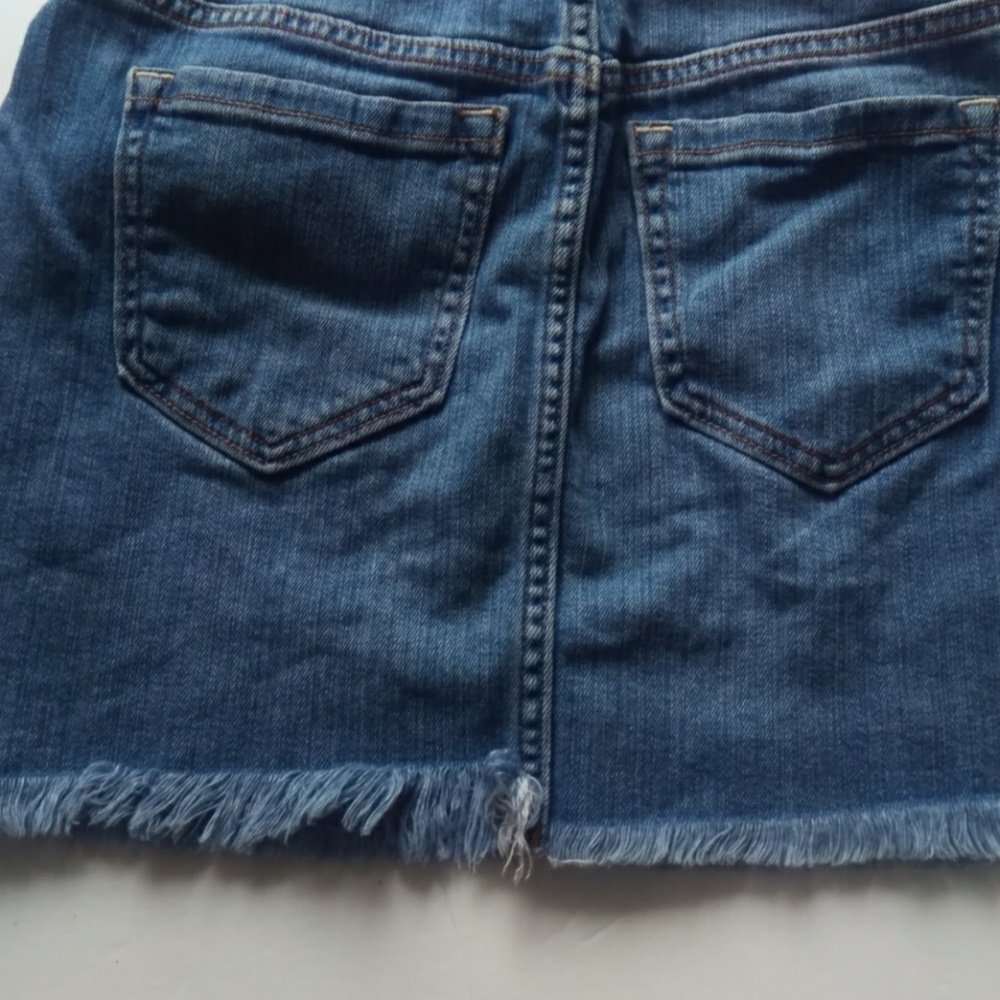 Old navy denim distressed Jean skirt - Picture 7 of 8